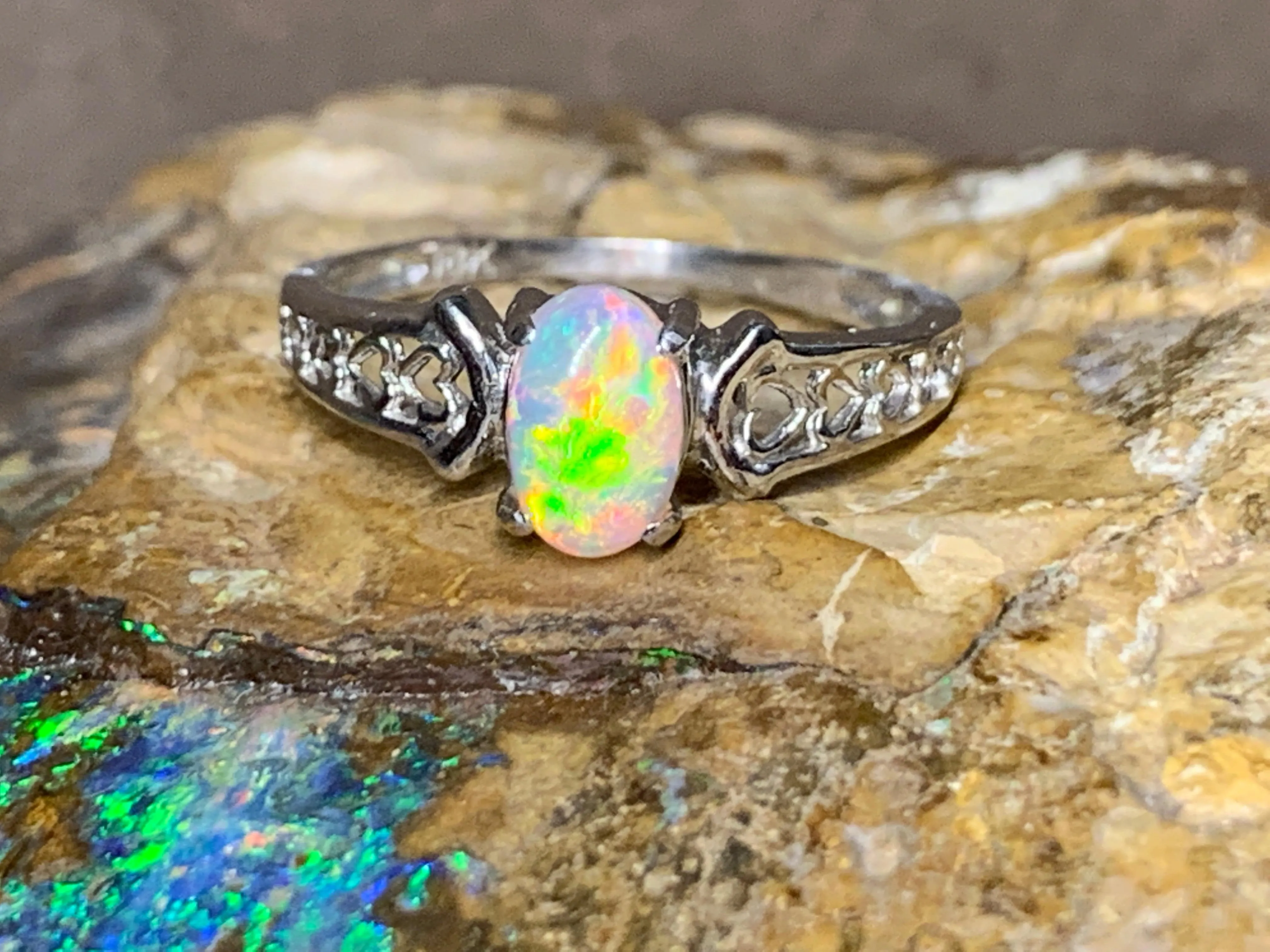 18kt White Gold Solitaire Opal ring