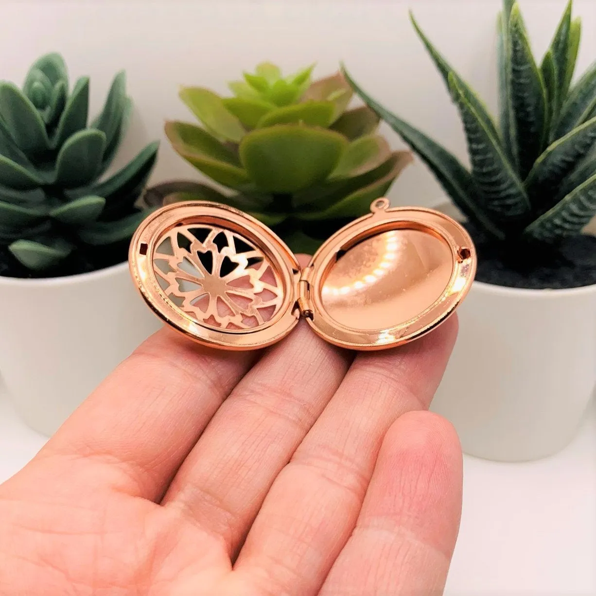 4 or 20 Pieces: Rose Gold Celtic Aromatherapy Essential Oil Diffuser Lockets