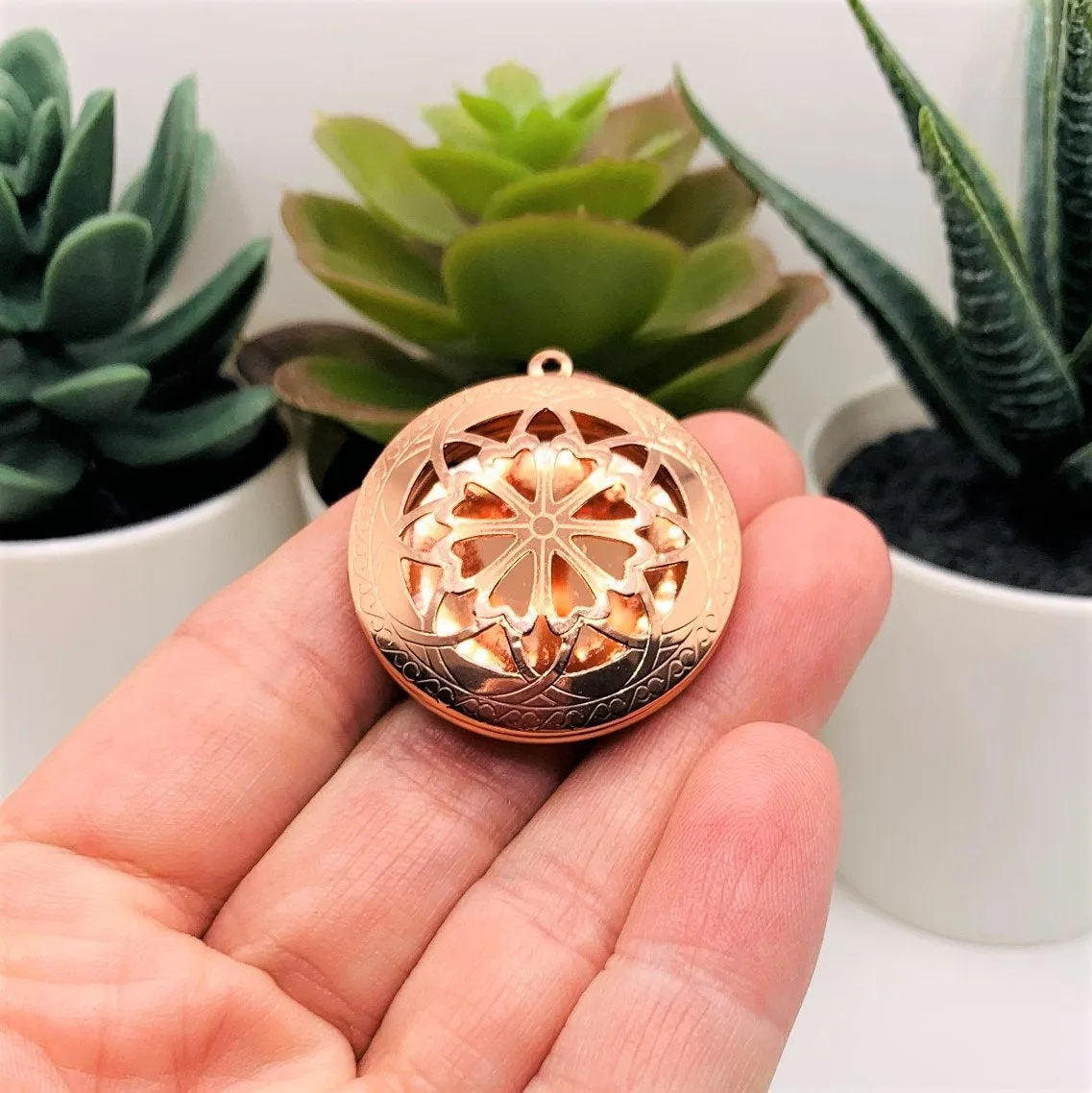 4 or 20 Pieces: Rose Gold Celtic Aromatherapy Essential Oil Diffuser Lockets
