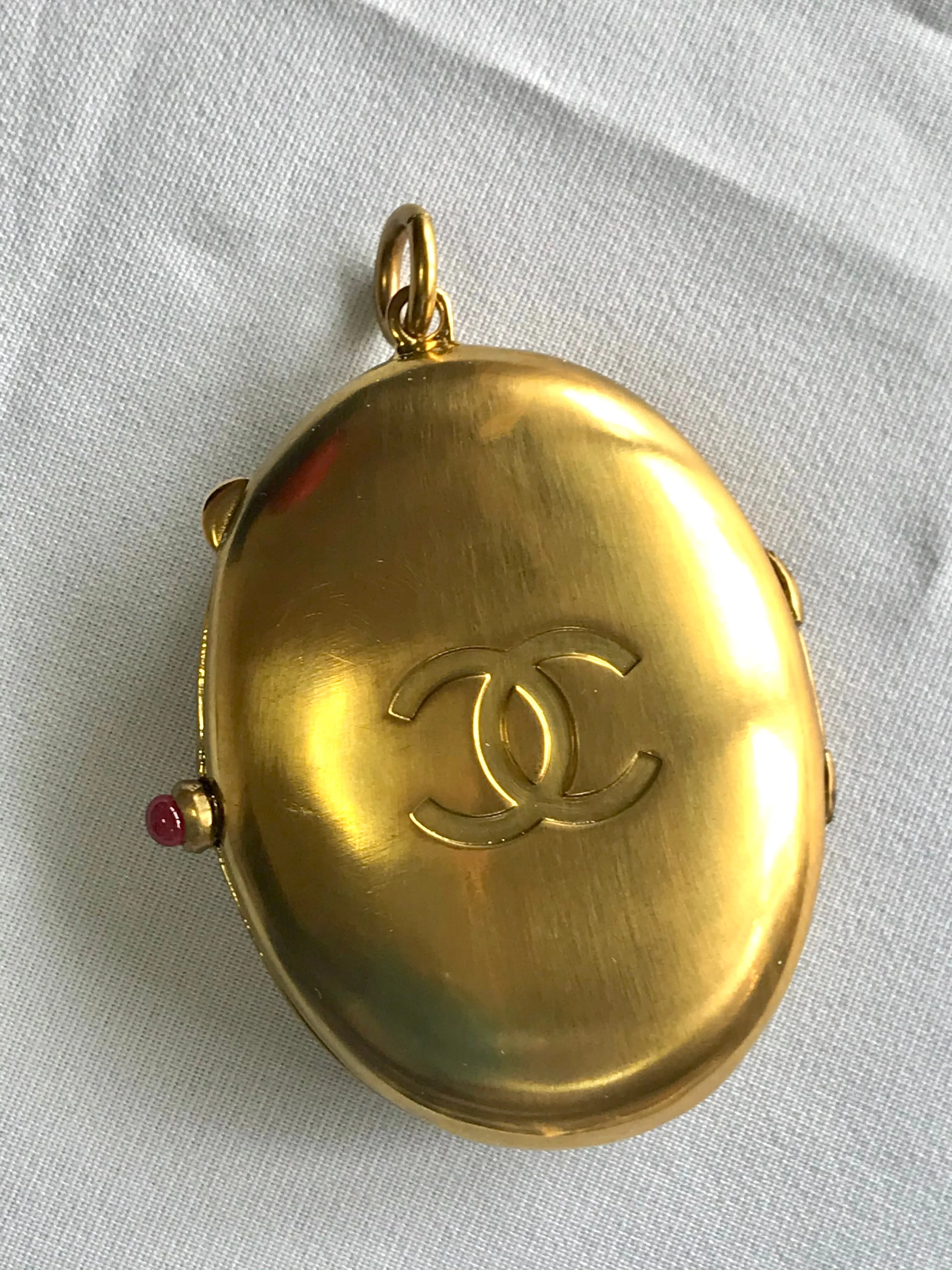 90’s Vintage Chanel Locket pendant top with CC engraved mark.