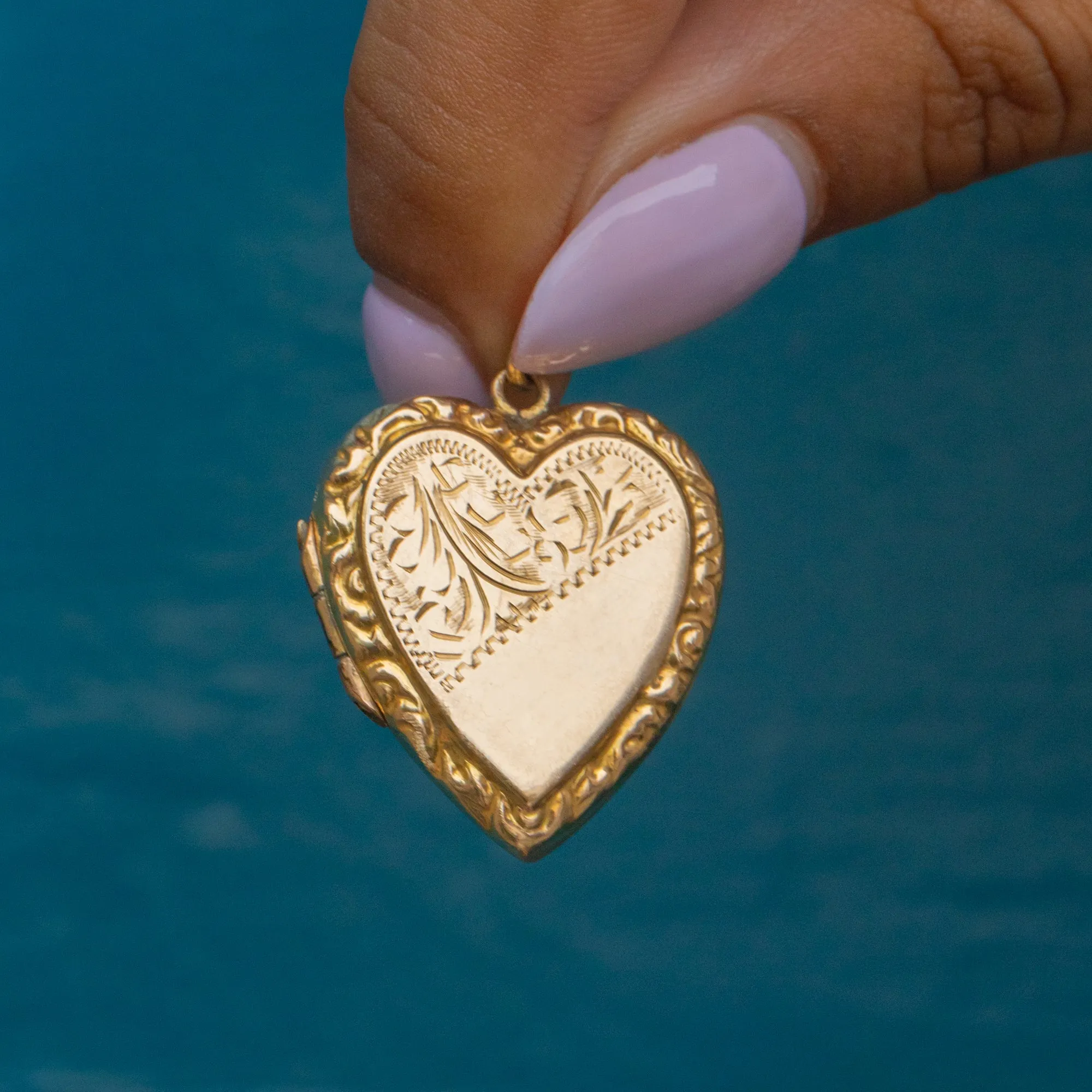 Antique 9ct Gold Engraved Heart Locket