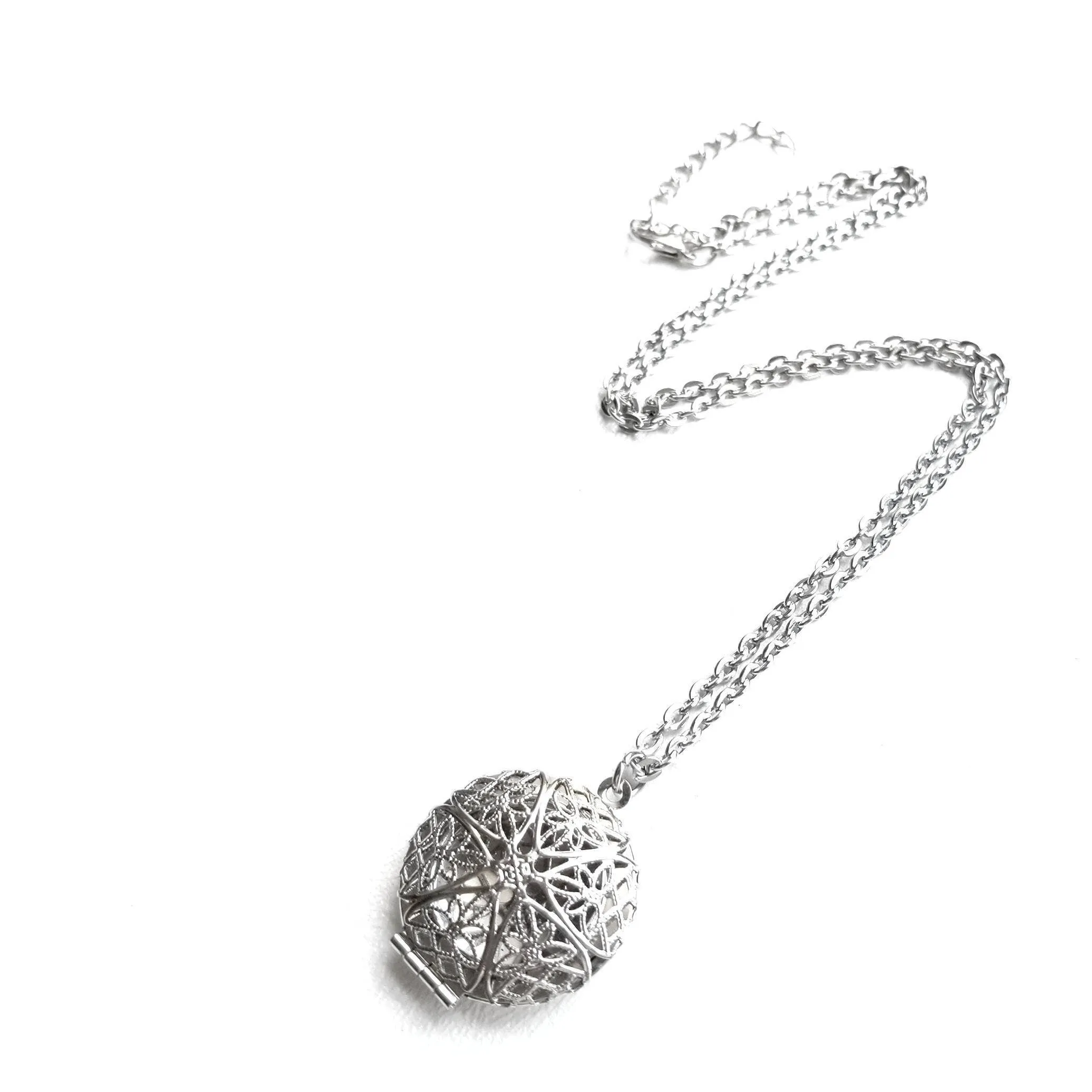 Classic Diffuser Locket Essential Oil Necklace