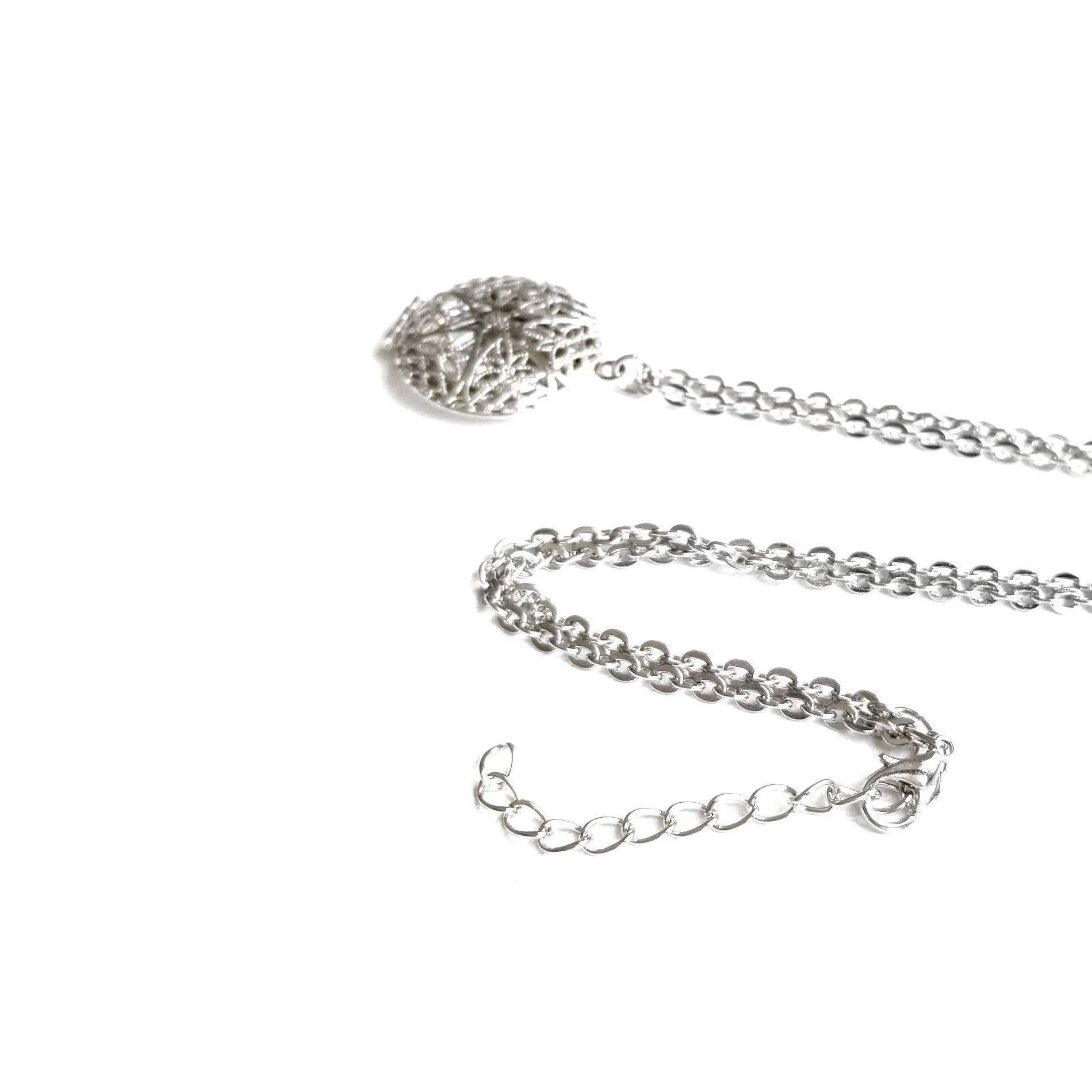 Classic Diffuser Locket Essential Oil Necklace