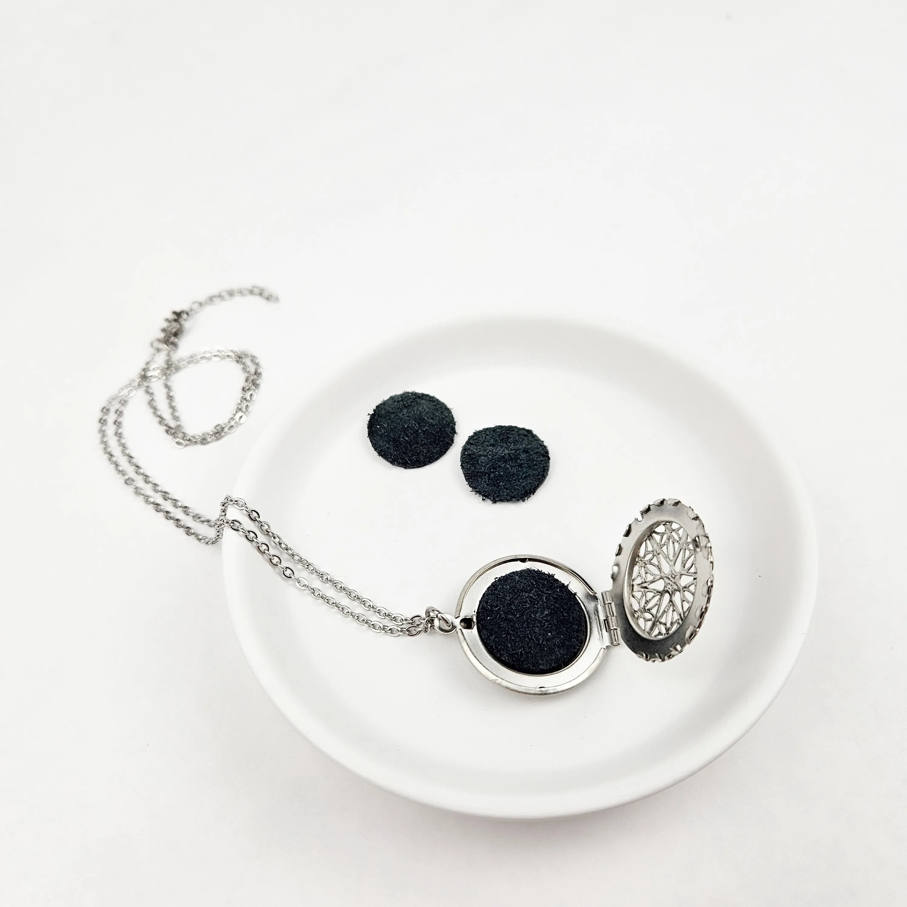 Classic Diffuser Locket Essential Oil Necklace