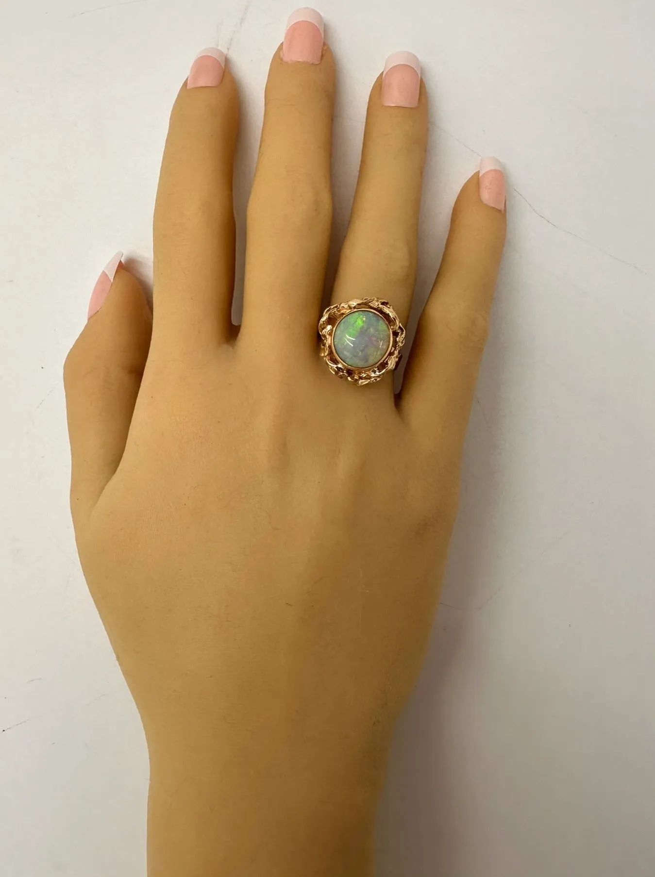 Enchanting 9ct Yellow Gold Opal Ring - A Gem with a Story