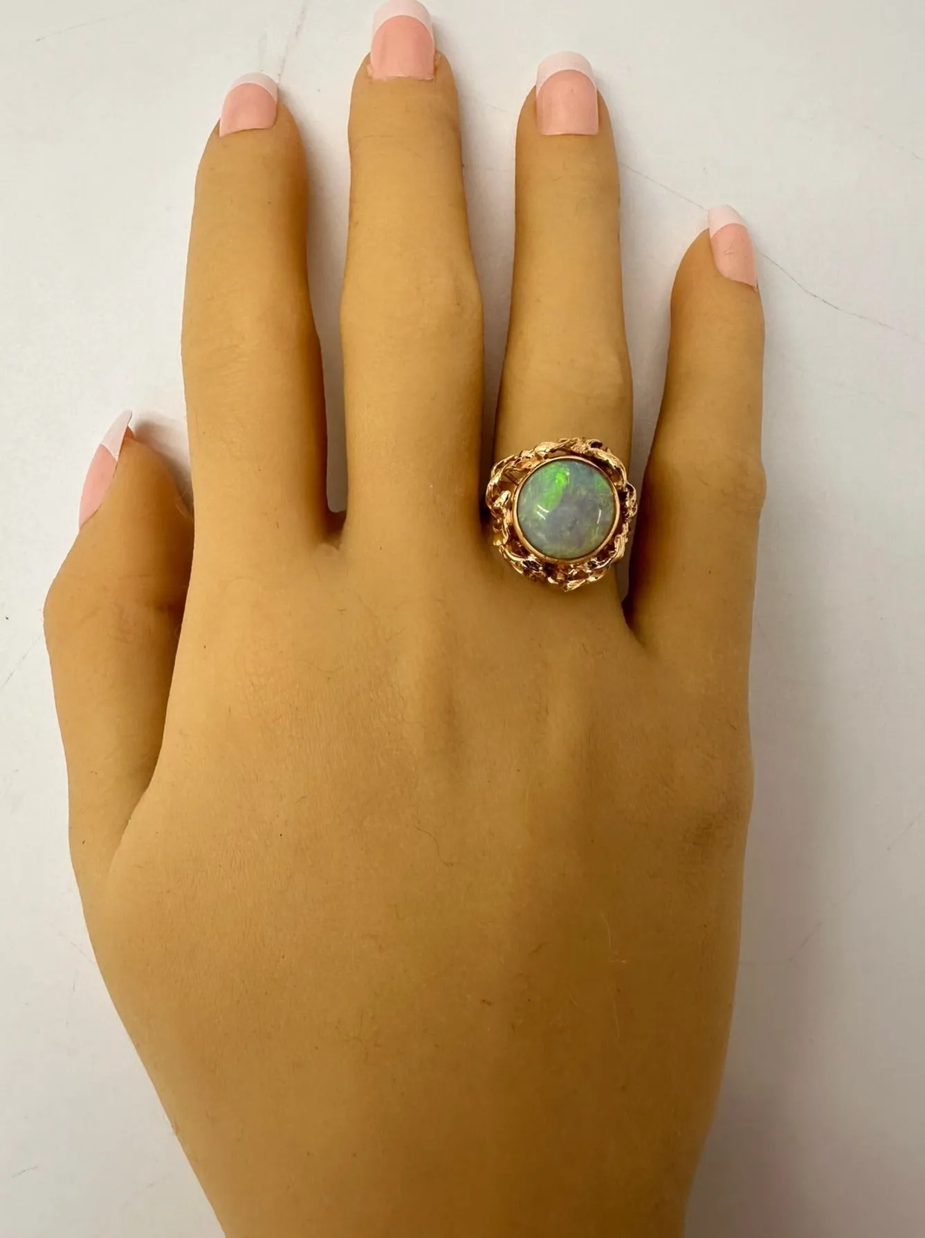 Enchanting 9ct Yellow Gold Opal Ring - A Gem with a Story