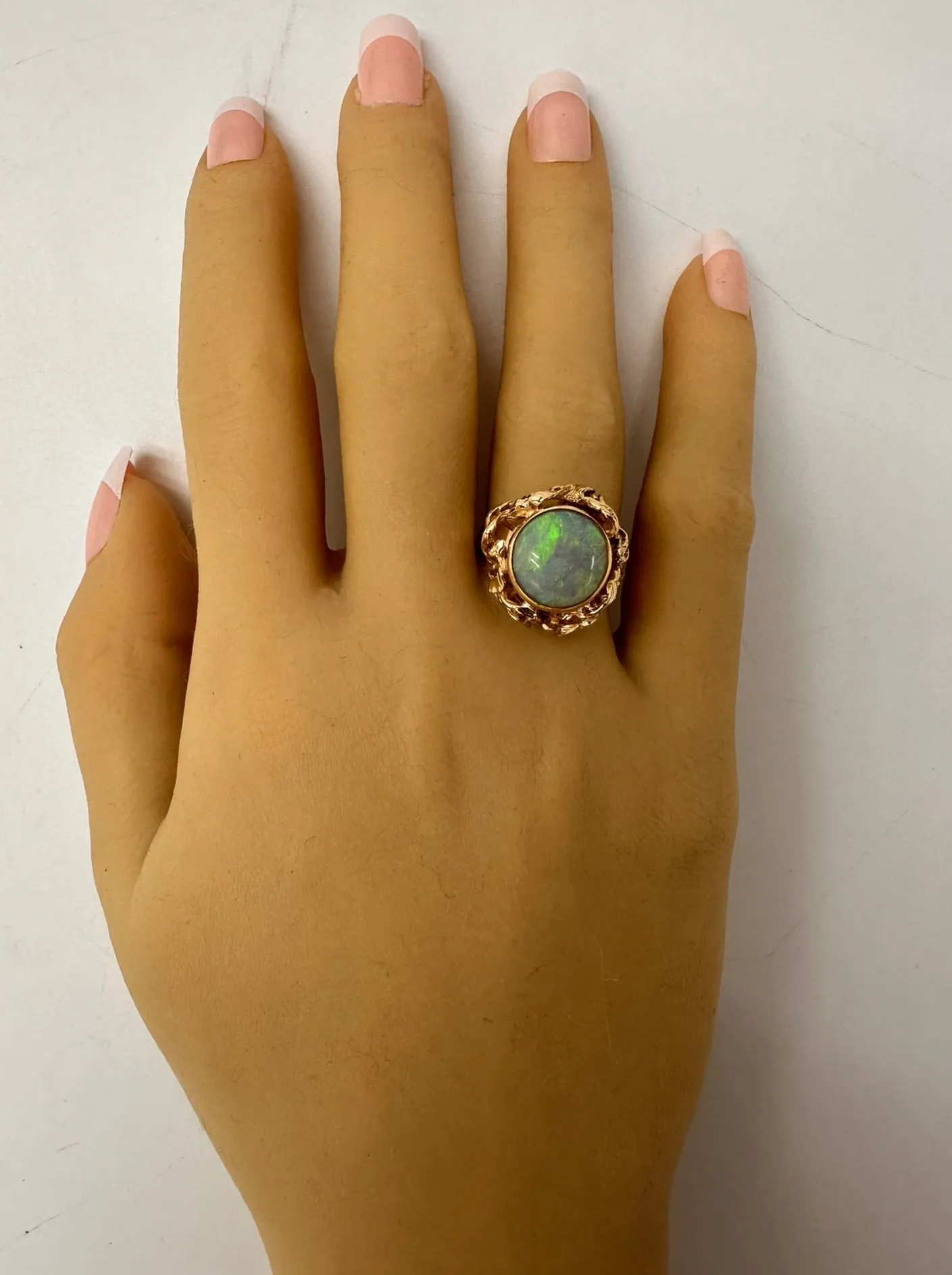 Enchanting 9ct Yellow Gold Opal Ring - A Gem with a Story