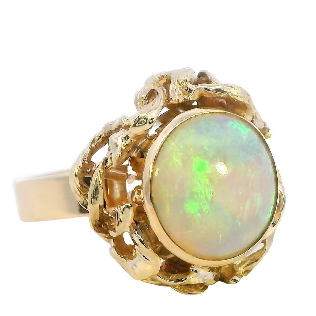 Enchanting 9ct Yellow Gold Opal Ring - A Gem with a Story
