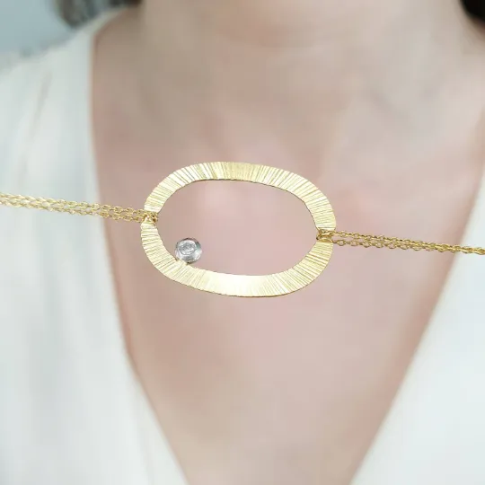 Gold Oval Bracelet With Diamond