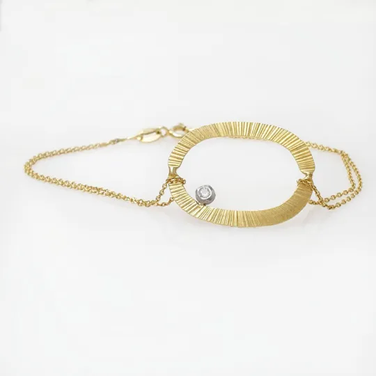 Gold Oval Bracelet With Diamond
