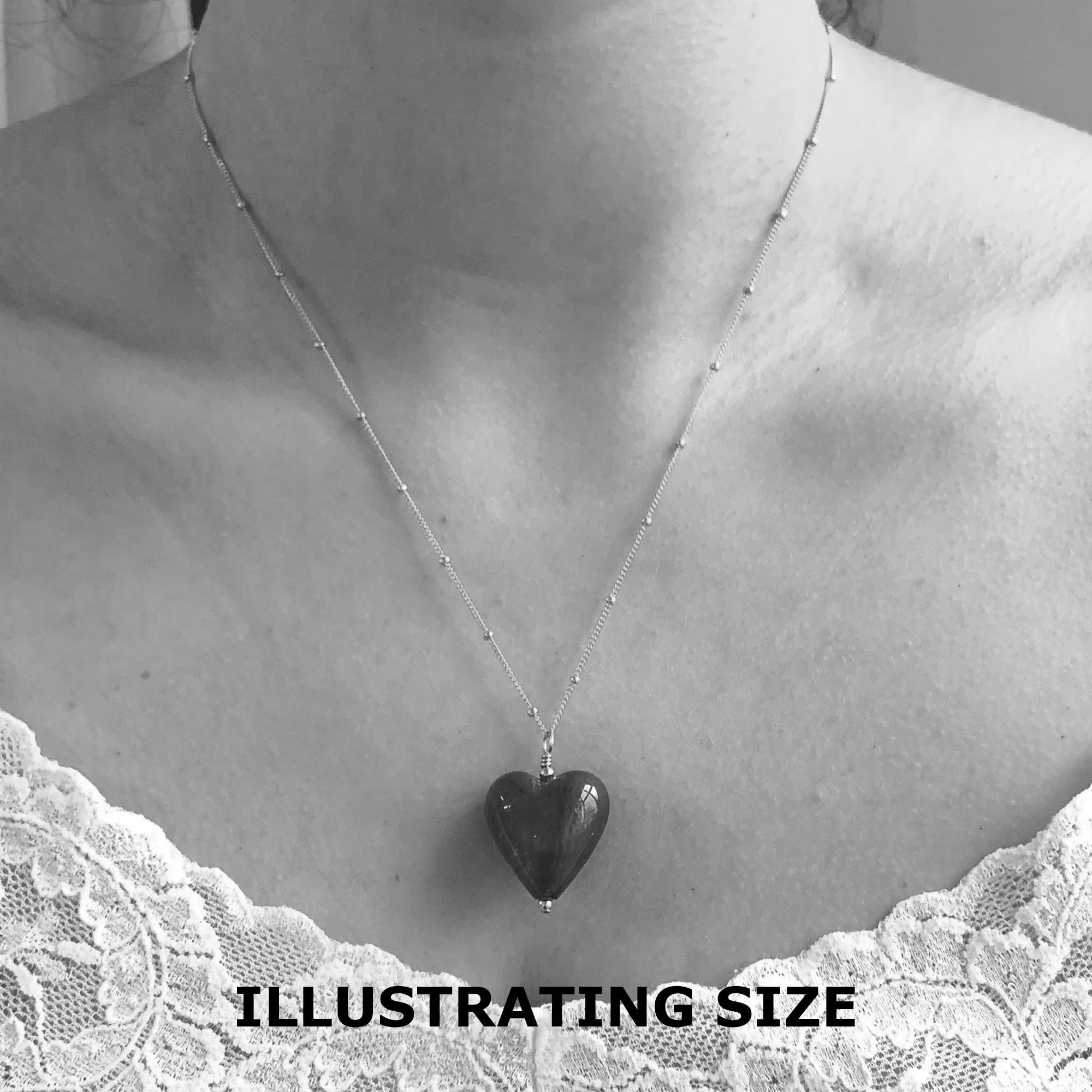 Necklace with lilac (purple) Murano glass medium heart pendant on gold chain