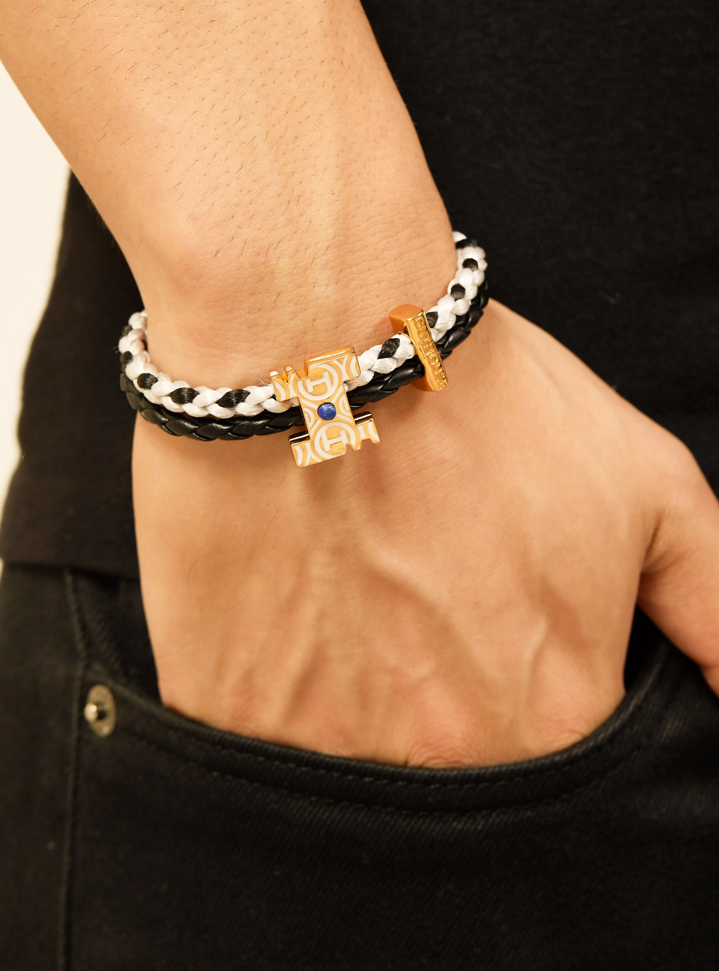 OH Dopamine Bond Bracelet in Noir Black, Gold Finish