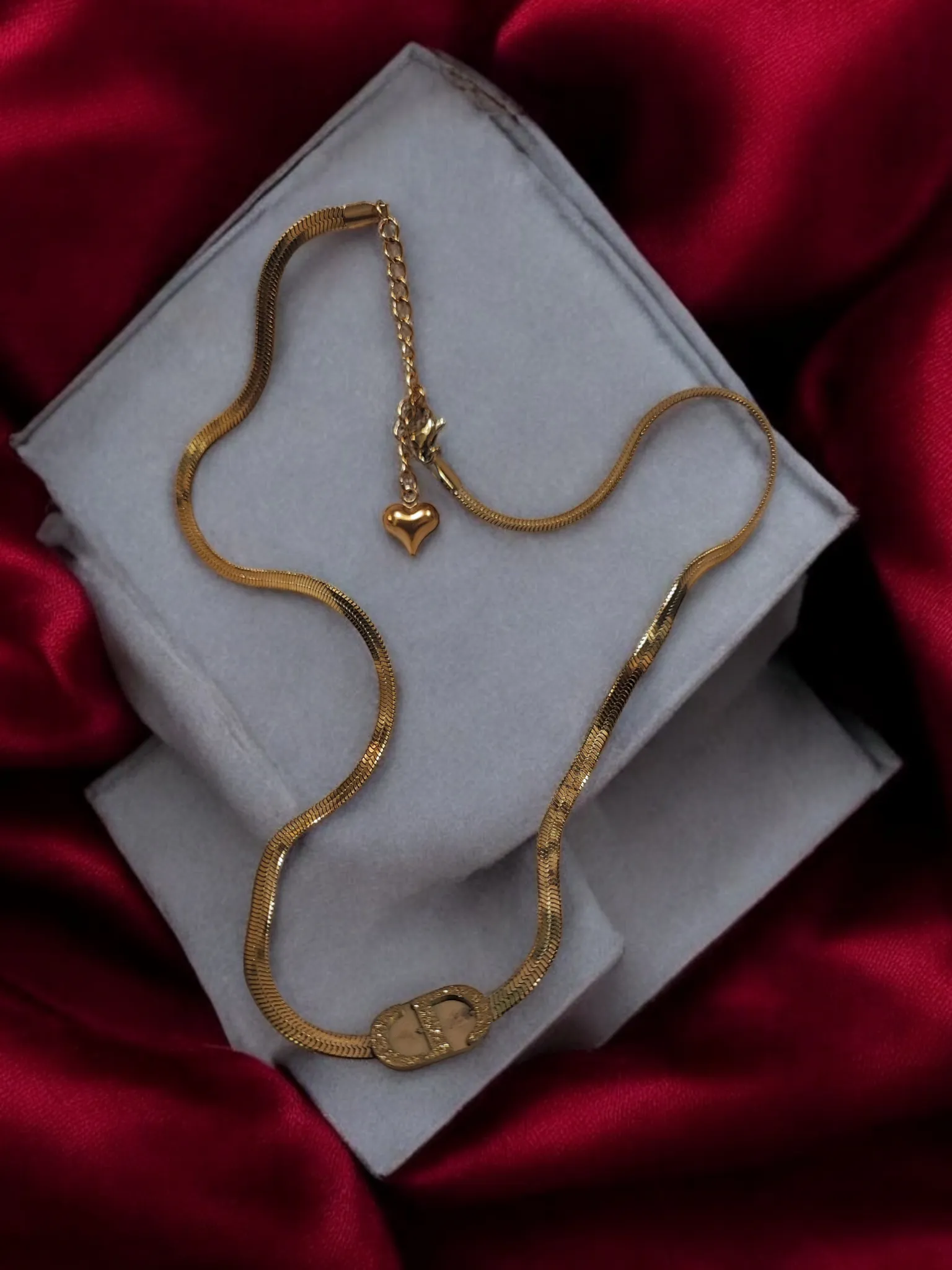 Pearlfect Bold Little Heart Locket