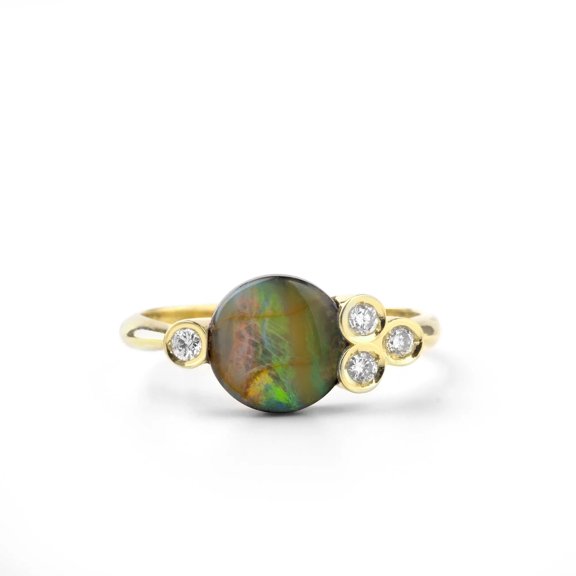 Round-cut Boulder 18k yellow gold opal ring