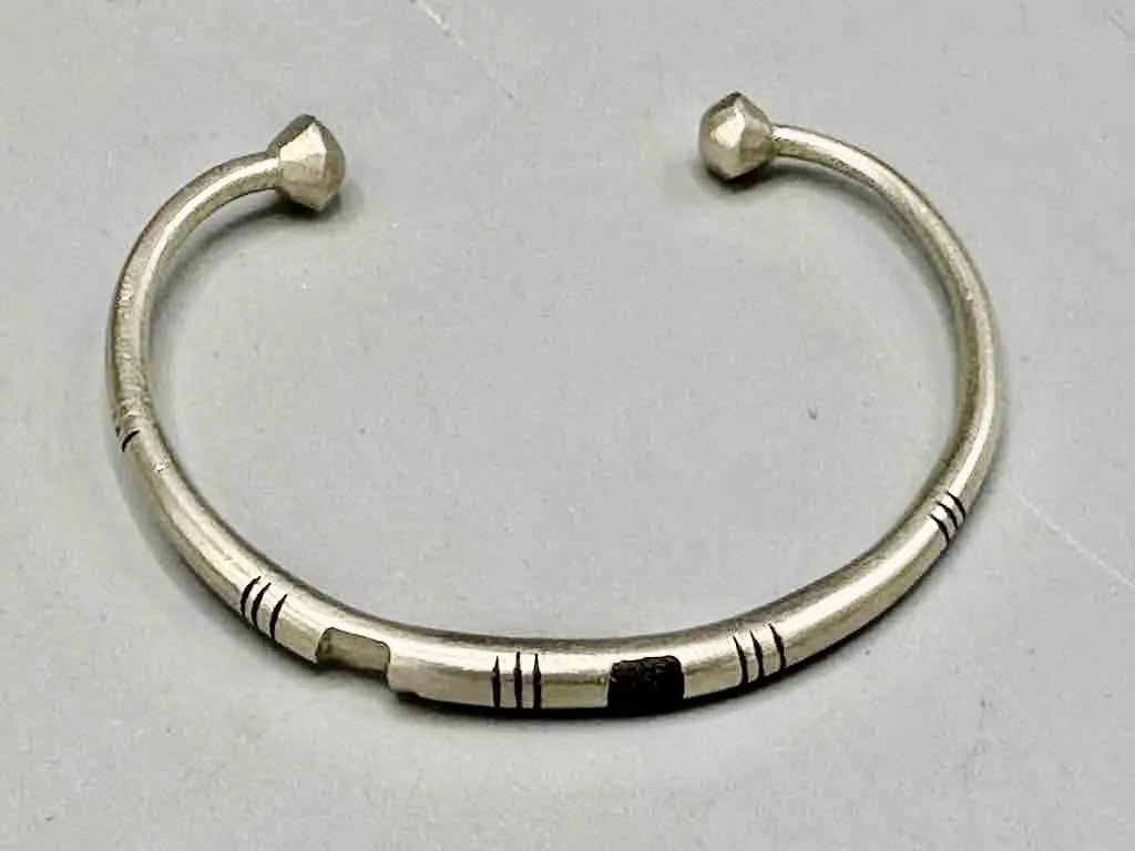 Small Rounded Tuareg Coin Silver Inlaid Bracelet - Imperfect