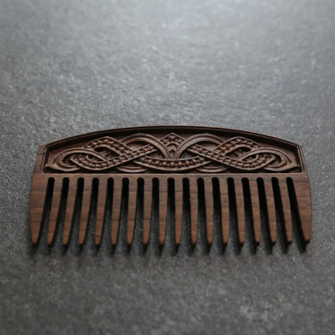 The Norns Comb