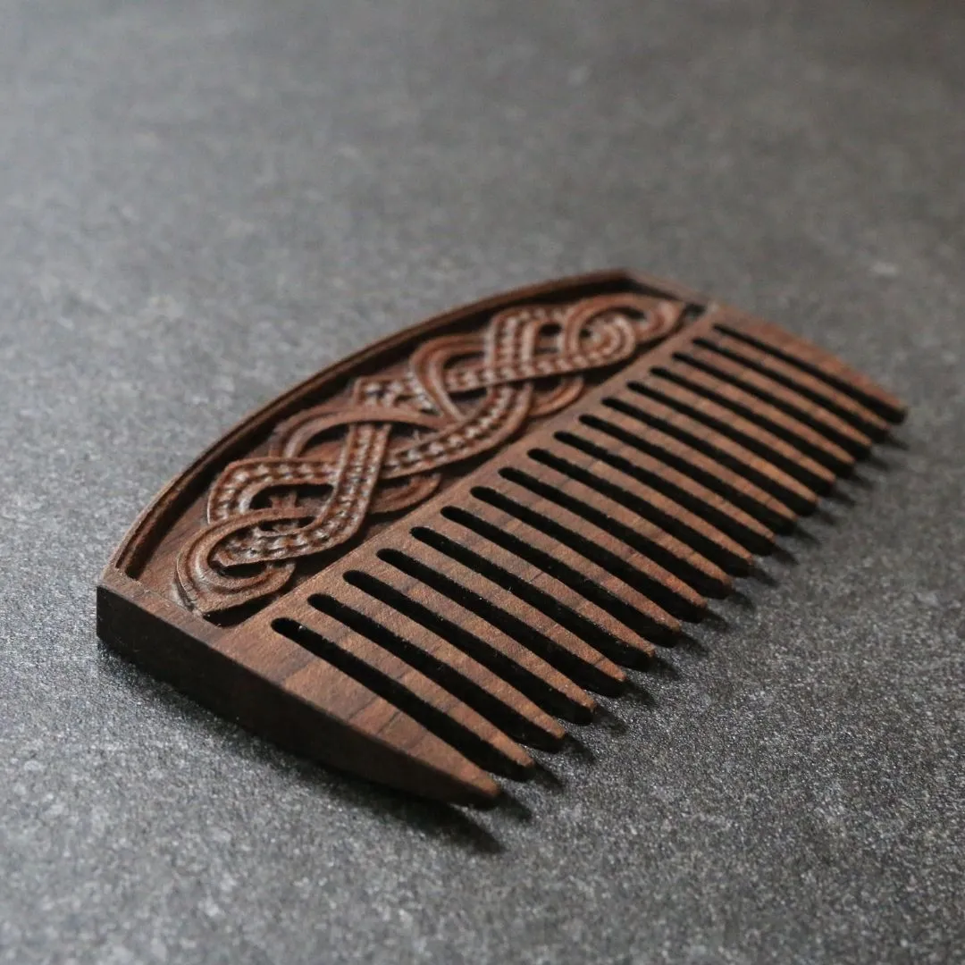 The Norns Comb