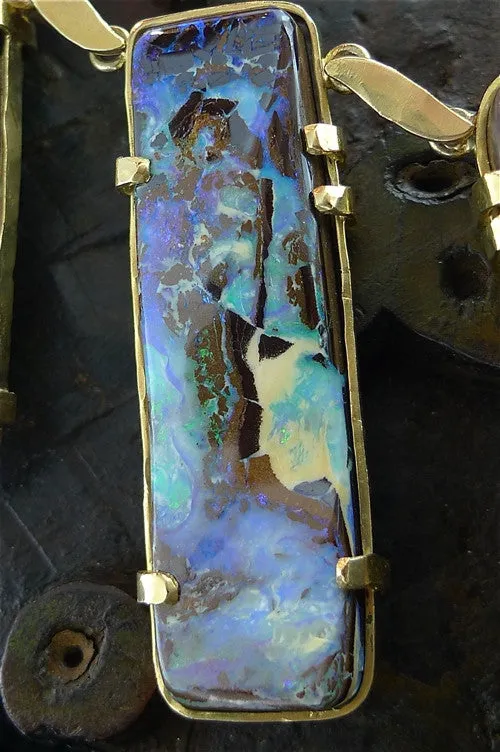 Venetian Estate 18K Yellow Gold and Polished Rough Cut Boulder Opal Necklace