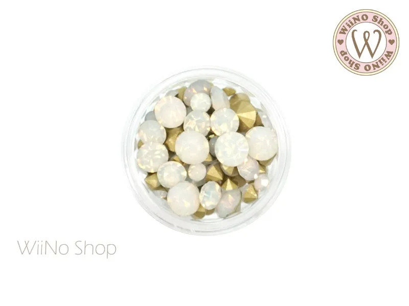 White Opal Round Point Back Crystal Mix Sizes