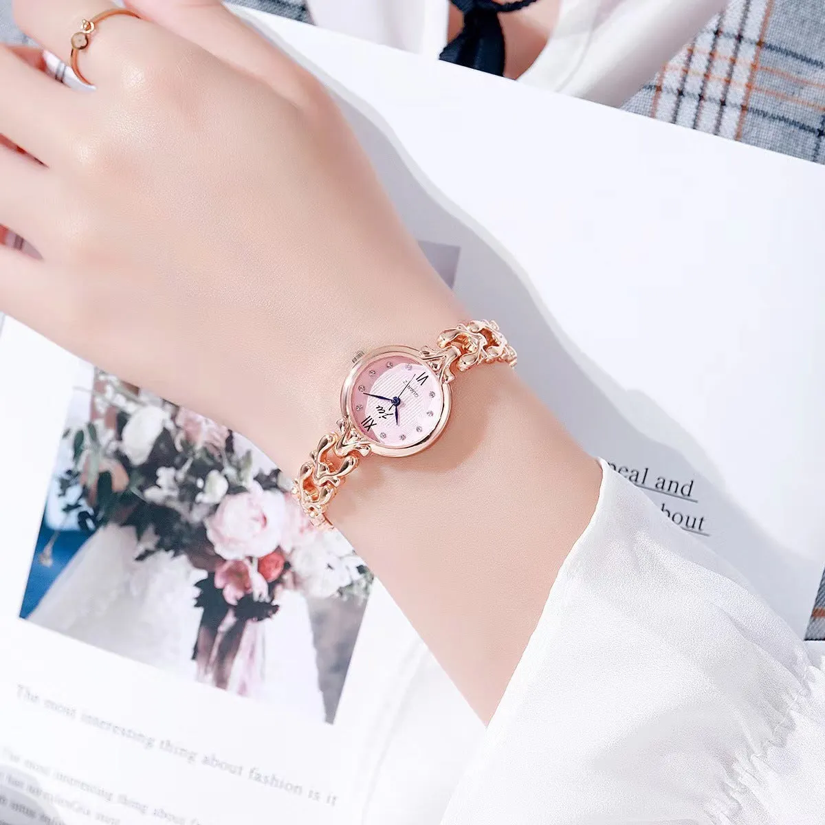 Women's Watch Steel Strap Bracelet Simple Elegant High-Grade Quartz Watch for Middle School Students