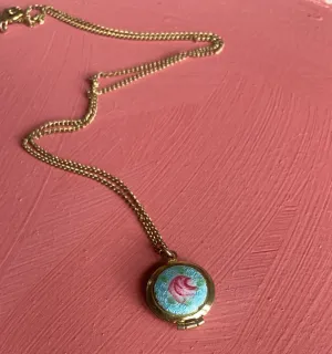 You are amazing locket